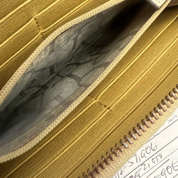 Authentic FURLA Leather Wallet - Picture 6 of 14